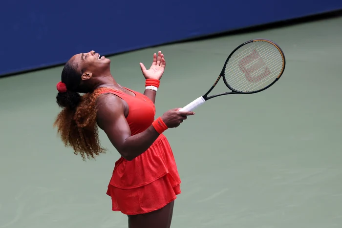 
    Serena Williams a cedat primul set în meciul cu bulgăroaica Ţvetana PironkovaFoto: Guliver / GettyImages  