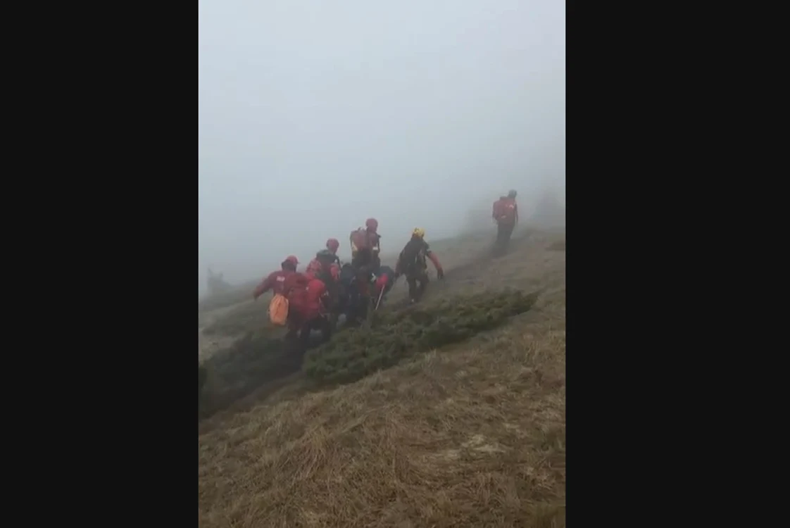 O intervenţie de amploare are loc în Munţii Bucegi. FOTO: Captură Video 