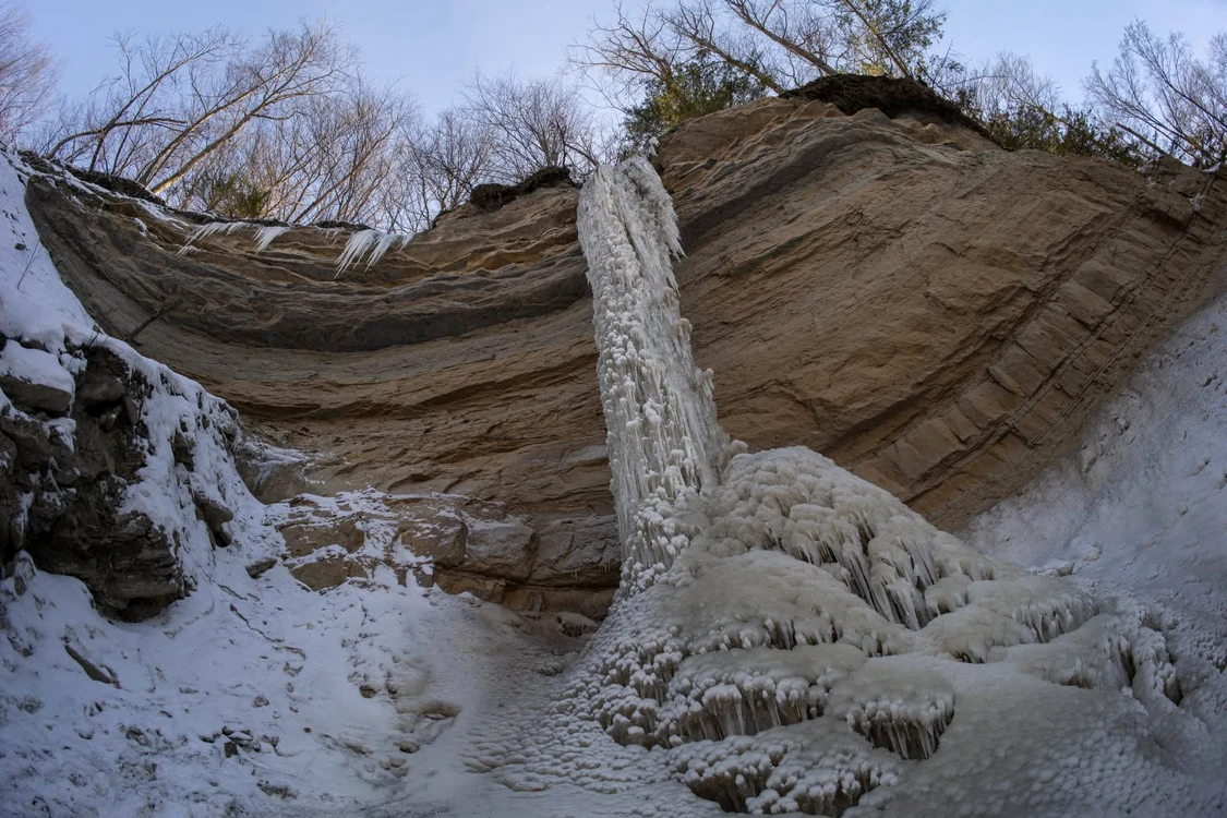 Cascada a înghețat