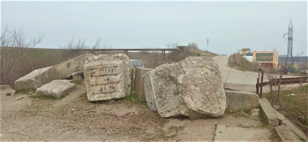Anomalia ce a făcut imposibilă repararea unui drum blocat de 15 ani. „În sfârșit am găsit podul“ VIDEO