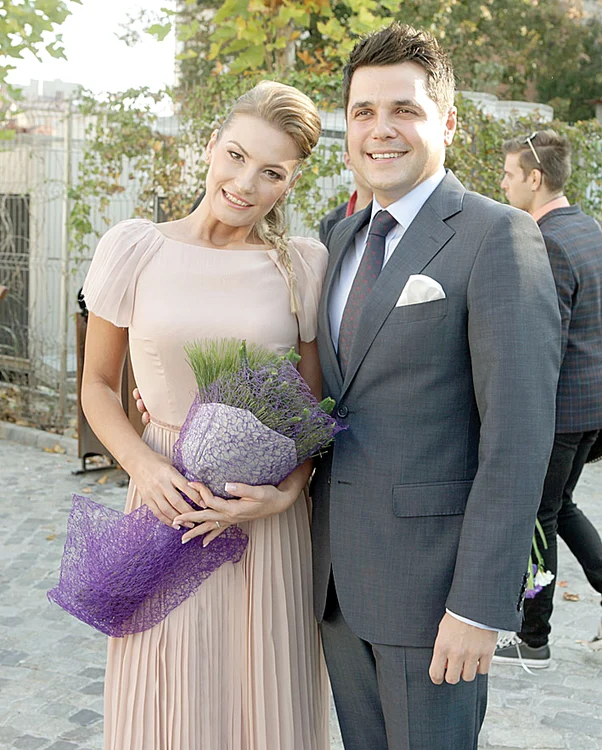 Florentina, soţia lui Cove, este responsabilă cu gătitul în casă. Cei doi s-au căsătorit în toamna anului 2013 