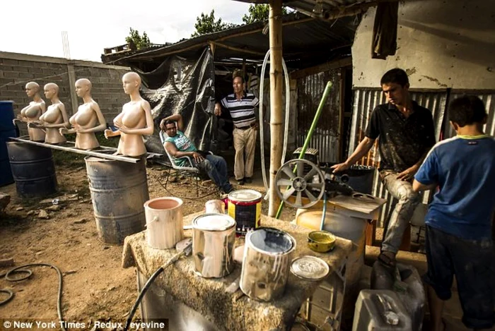 Fabrică de manechine din Venezuela FOTO The New York Times