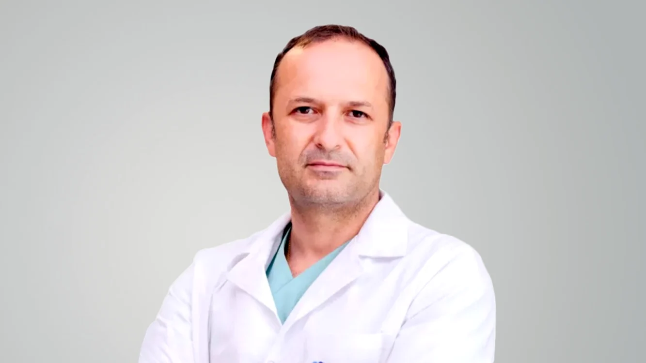Dr. Alexandru Oprea, medic primar chirurgie vasculară și medic specialist chirurgie cardiovasculară