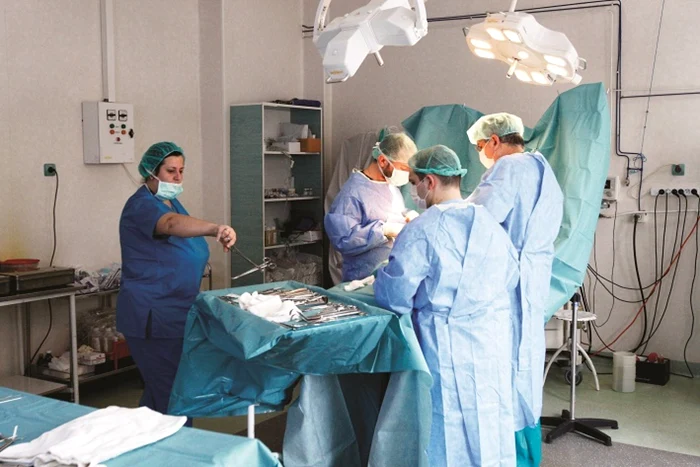 Transplanturile renale şi cele de tendoane sunt printre cele mai solicitate de pacienţi, în clinicile private Foto: Adevărul