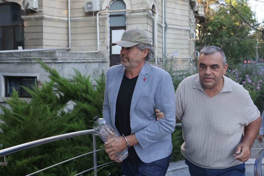 Proprietarul FlyLili, compania aeriană acuzată de evaziune fiscală, reținut după mai multe ore de audieri