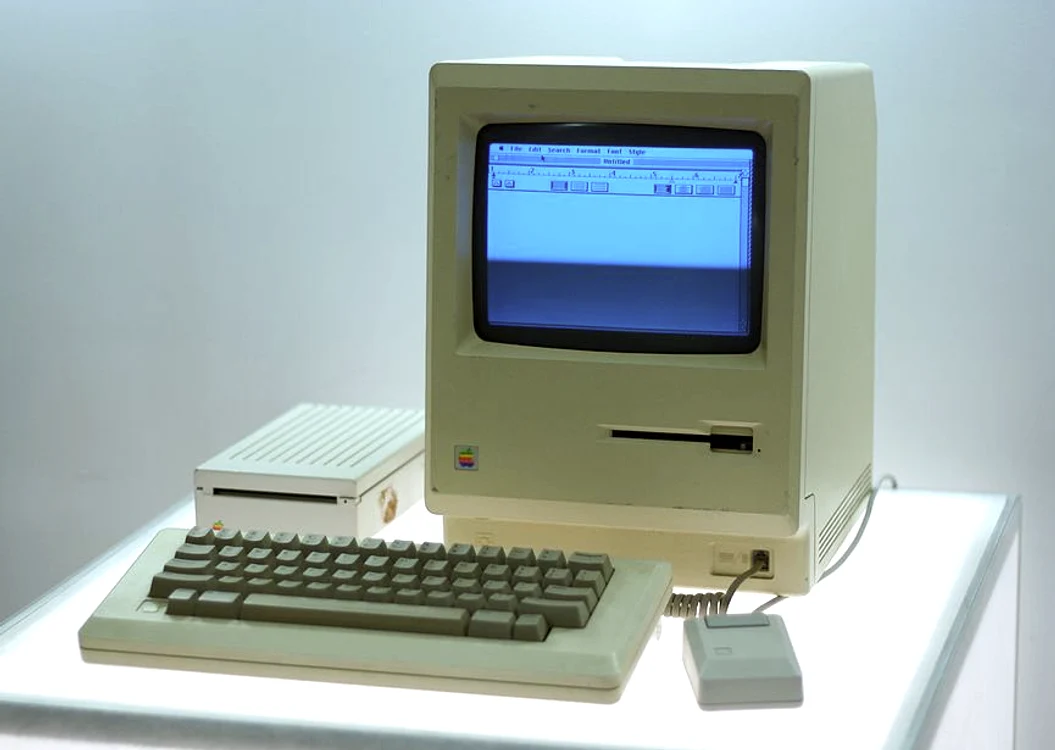 Macintosh, Google NY office computer museum cropped png png