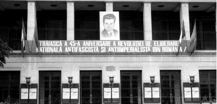 Poza lui Ceauşescu era pe toate clădirile din Braşov. FOTOfortepan.hu