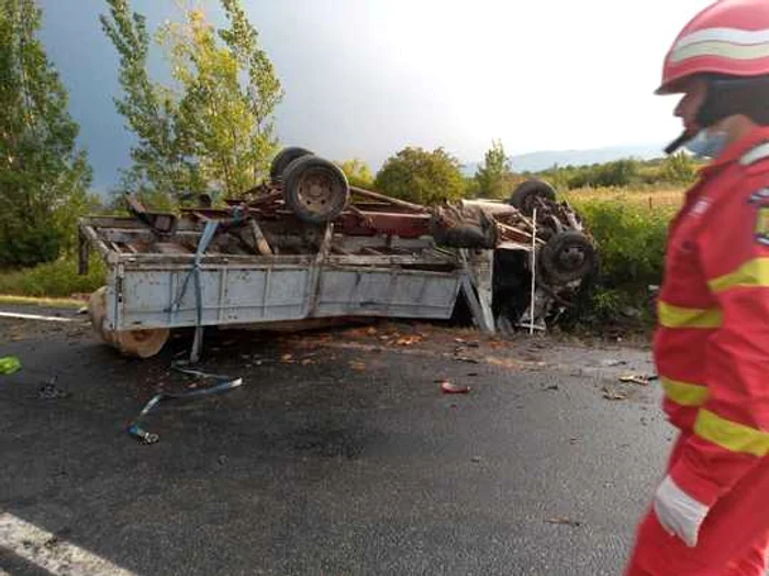 Accidentul a fost soldat cu două victime și trei răniți