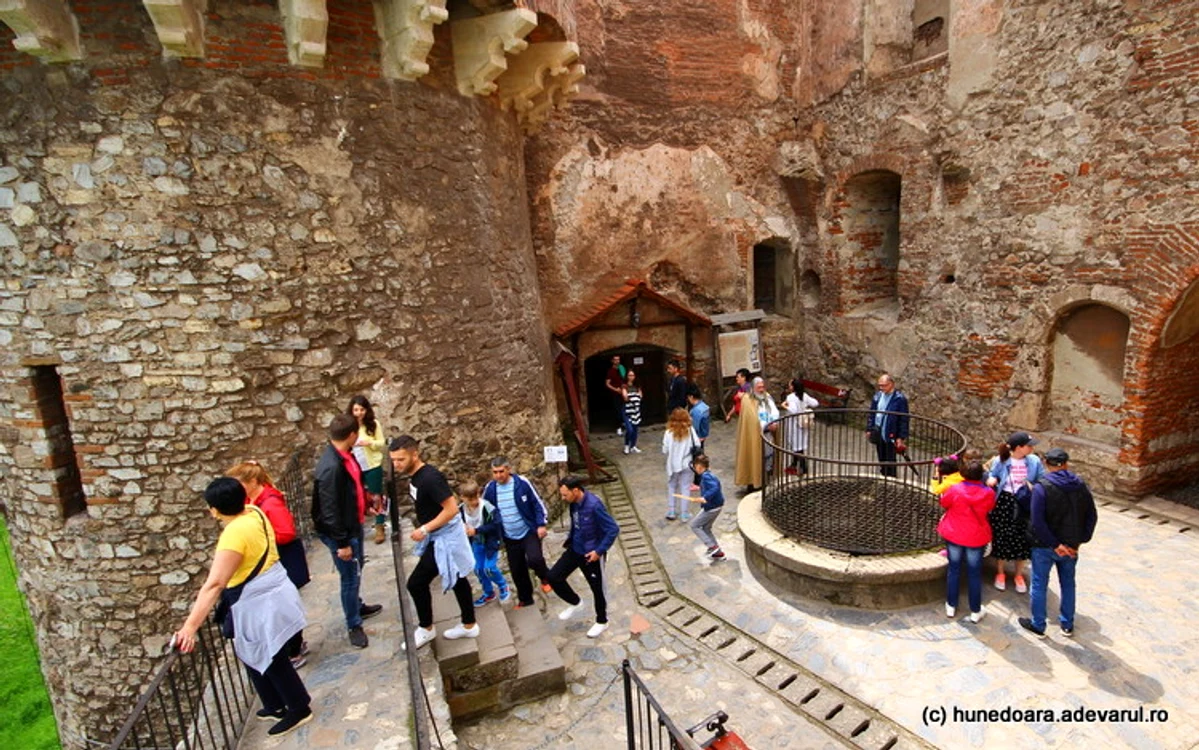 Fântâna Castelului Corvinilor. Foto: Daniel Guță