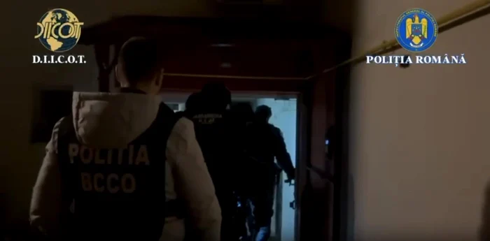 Polițiștii și procurorii au efectuat miercuri două percheziții în legătură cu acest caz FOTO: DIICOT