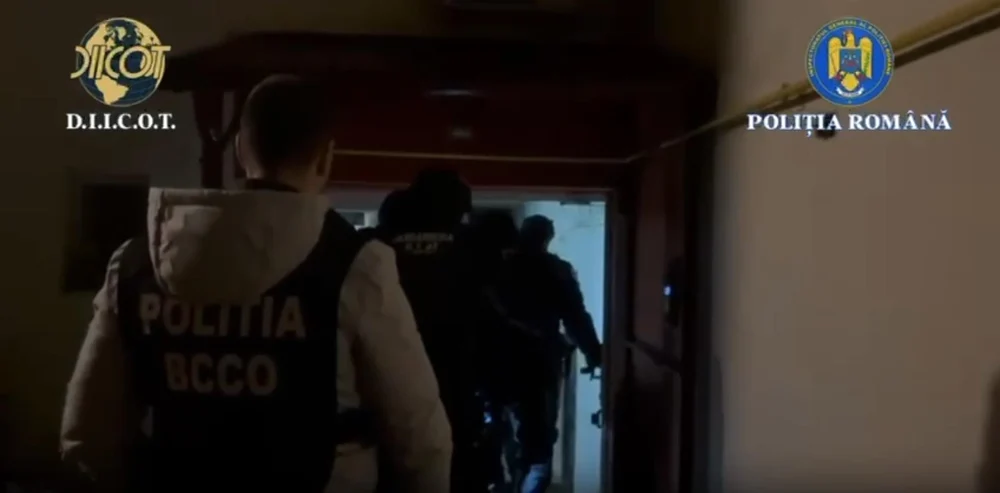 Un medic din Craiova ar fi obligat o femeie vulnerabilă să facă curăţenie pentru el şi pentru alţi membri ai familiei sale