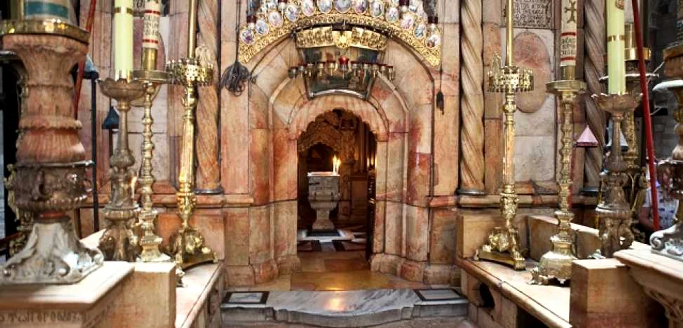 Biserica Sfântului Sepulcru din Ierusalim, sfântul mormânt al lui Iisus. FOTO machinski.com