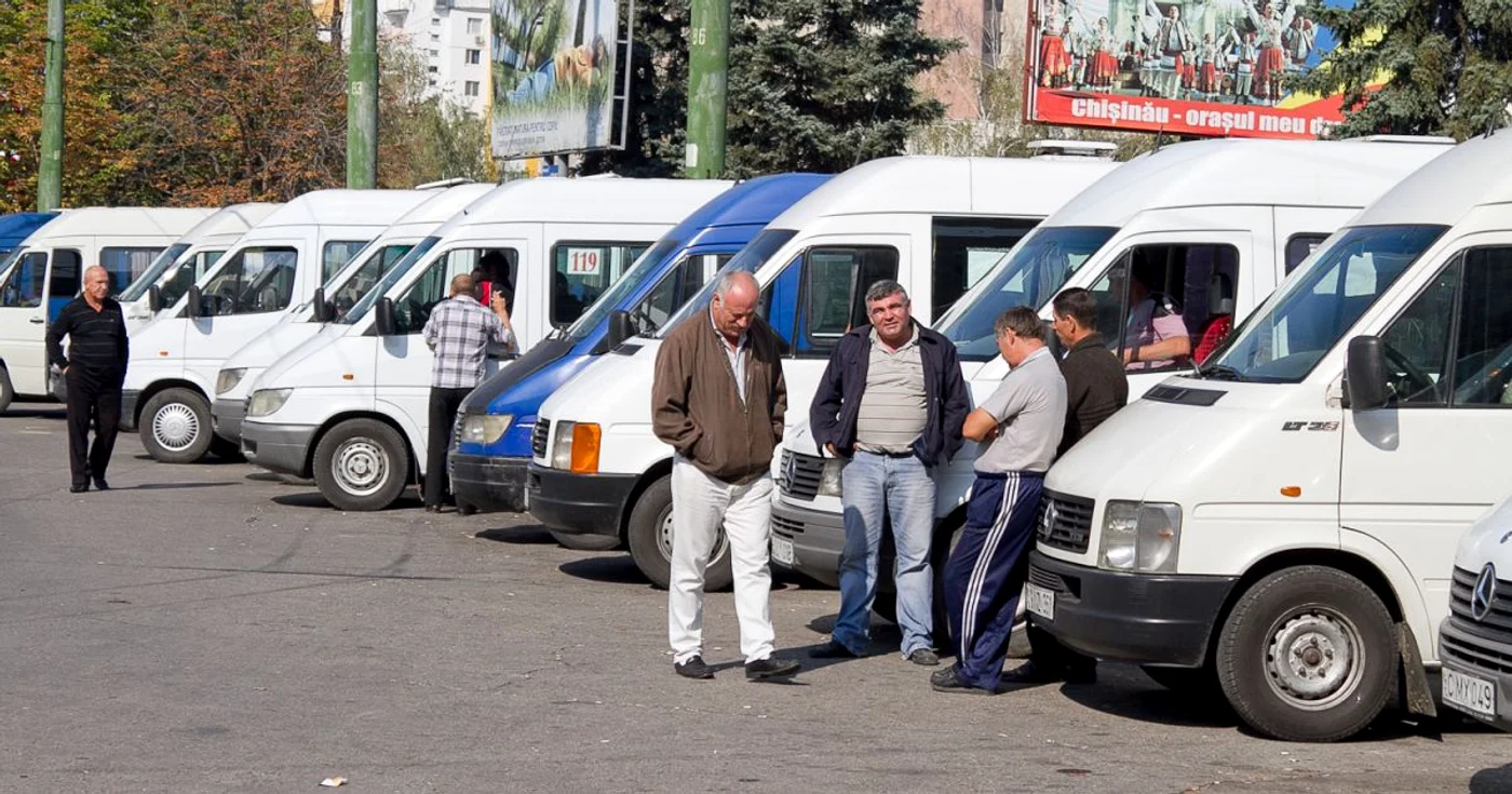 Maxi-taxi-urile de pe ruta 185 circulau între Calea Moşiilor şi oraşul Durleşti. Foto: actualitati.md
