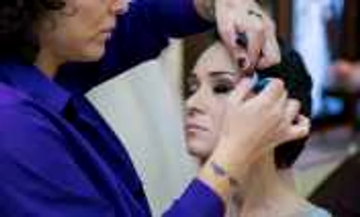 Machiajul pentru anul 2014 este unul simplu, care scoate în evidenţă frumuseţea, fără neplăcutul aspect de „mască“ FOTOGRAFII adpmpr.ro