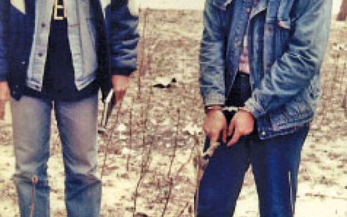 Un criminal îi arată lui Antonescu locul unde a ascuns arma crimei