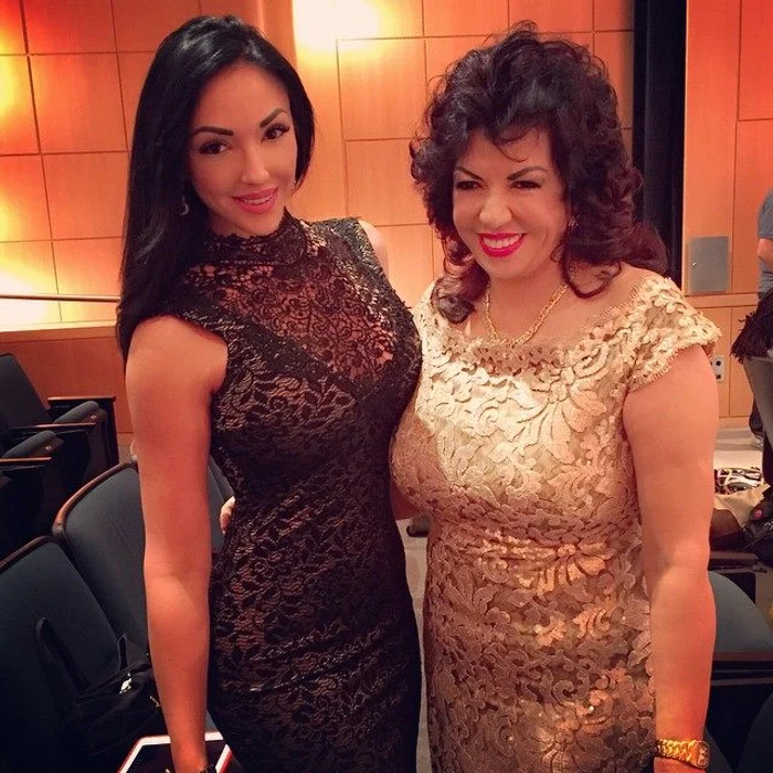 Alexandra Harra şi mama ei, Carmen Harra