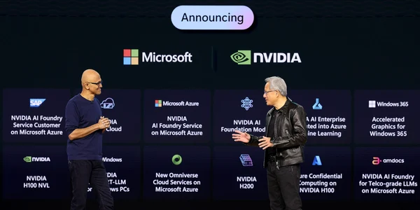CEO Satya Nadella și președintele și CEO al NVIDIA Founder, Jensen Huang, la Microsoft Ignite 2023 jpeg