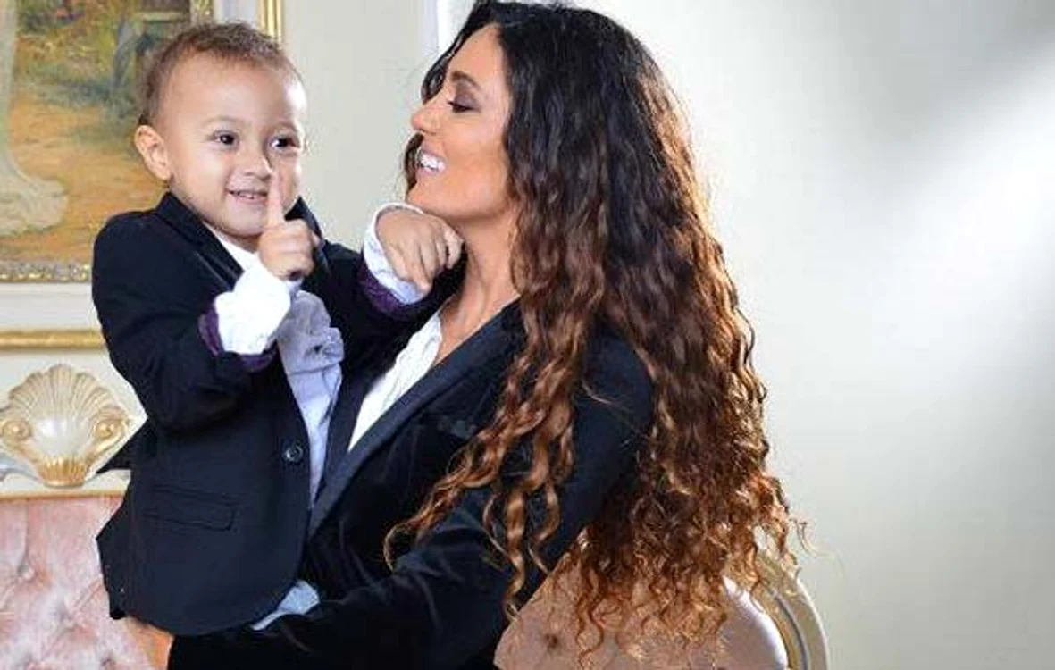 
    Claudia şi băieţelul ei, Noah FOTO: Arhiva personală  