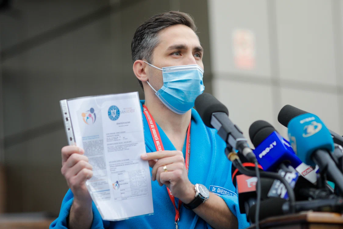 
    Dr. Valeriu Gheorghiță a anunțat că România nu poate acoperi în acest moment cererea de vaccinare anti Covid-19foto: Inquam Photos  