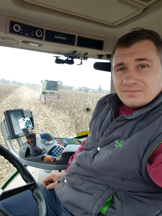 Bogdan Costache, fermierul din Găeşti care încălzeşte casa cu porumb amestecat cu peleţi FOTO Arhivă personală Bogdan Costache