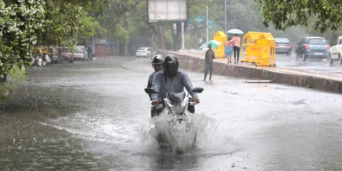 Inundatie India FOTO EPA-EFE