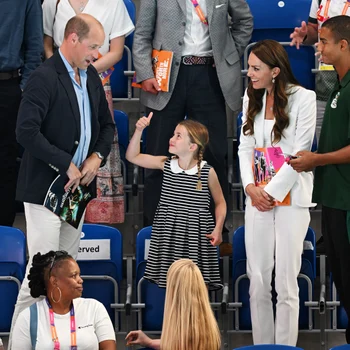 Prințesa Charlotte i a însoțit pe Kate și William (4) jpg