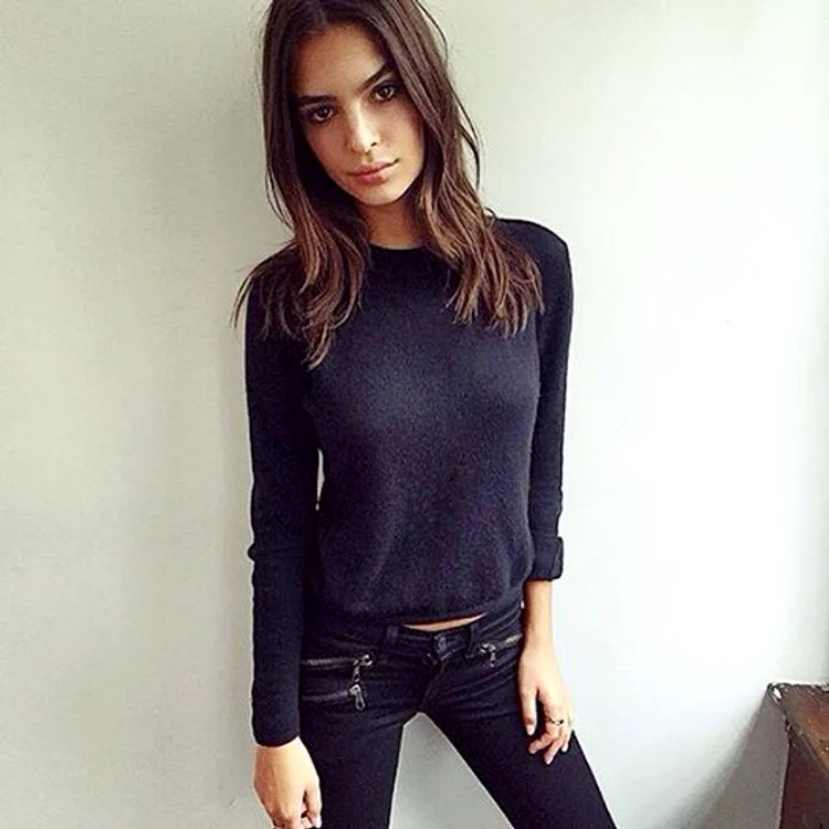 Emily Ratajkowski nu are inhibiţiiFoto: Twitter