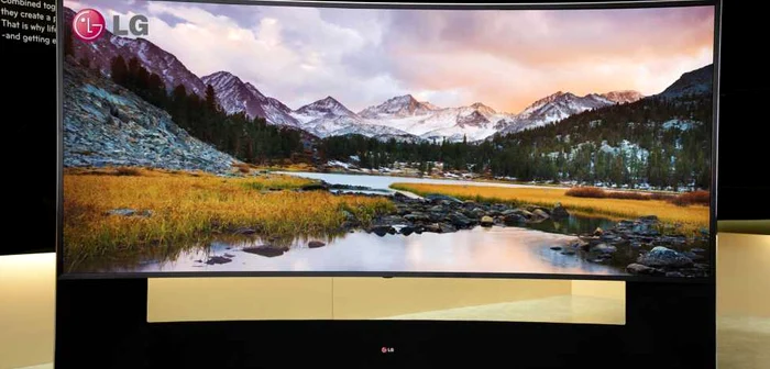 LG şi-a adus la CES 2014 televizorul de 105 inci. FOTO LG