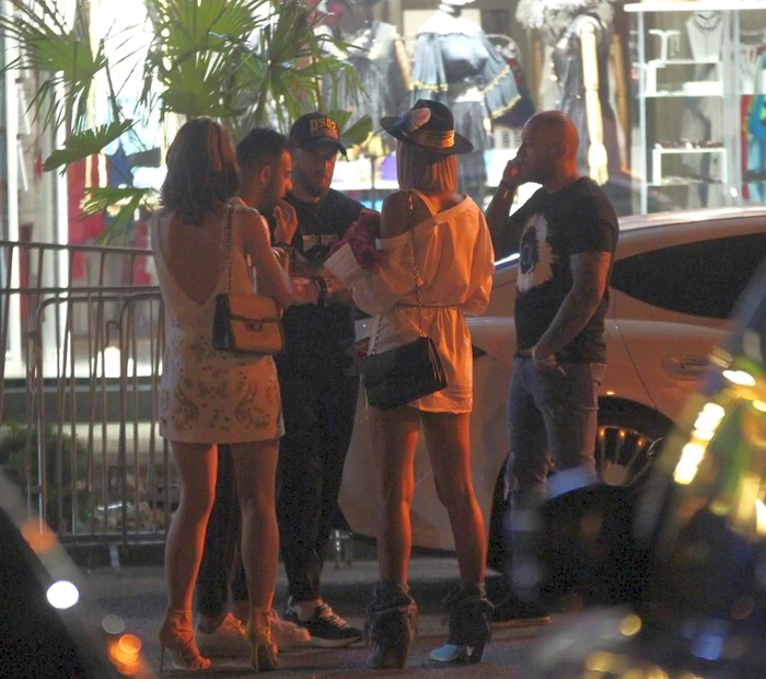 Cu această costumaţie, Ramona a atras toate privirile