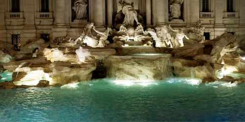 Fontana di Trevi FOTO Shutterstock