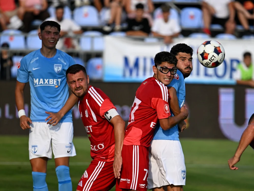 Fotbaliștii de la Voluntari și Botoșani s-au luptat pentru fiecare balon (Foto: sportpictures)