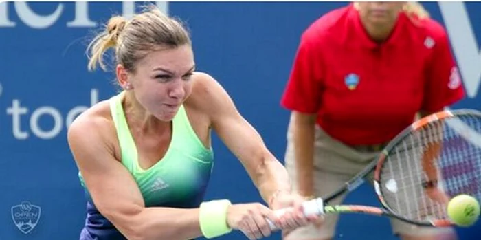 
    Simona a vorbit imediat după meci cu reporterul special al turmeuluiFoto Twitter/WTA  