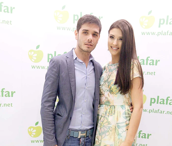 
    Alex Velea nu-și mai încape în piele de bucurie de când a aflat că iubita lui, Antonia, îi va dărui un copilFoto: Roberto Sălceanu  