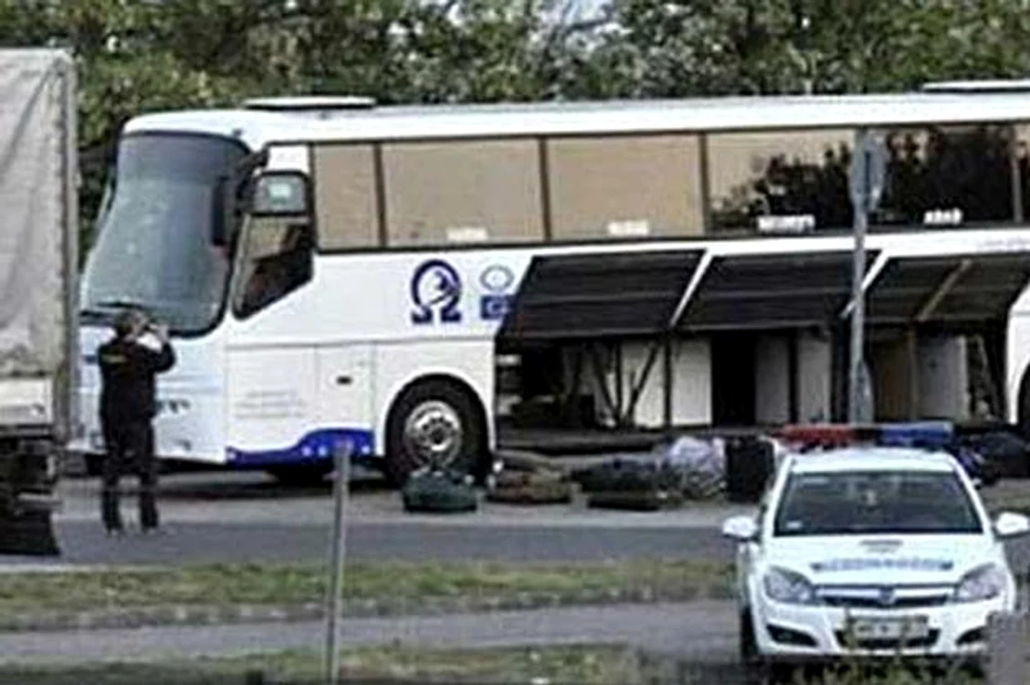 
    Autocarul a ajuns la destinație cu o întârziere de 18 ore  