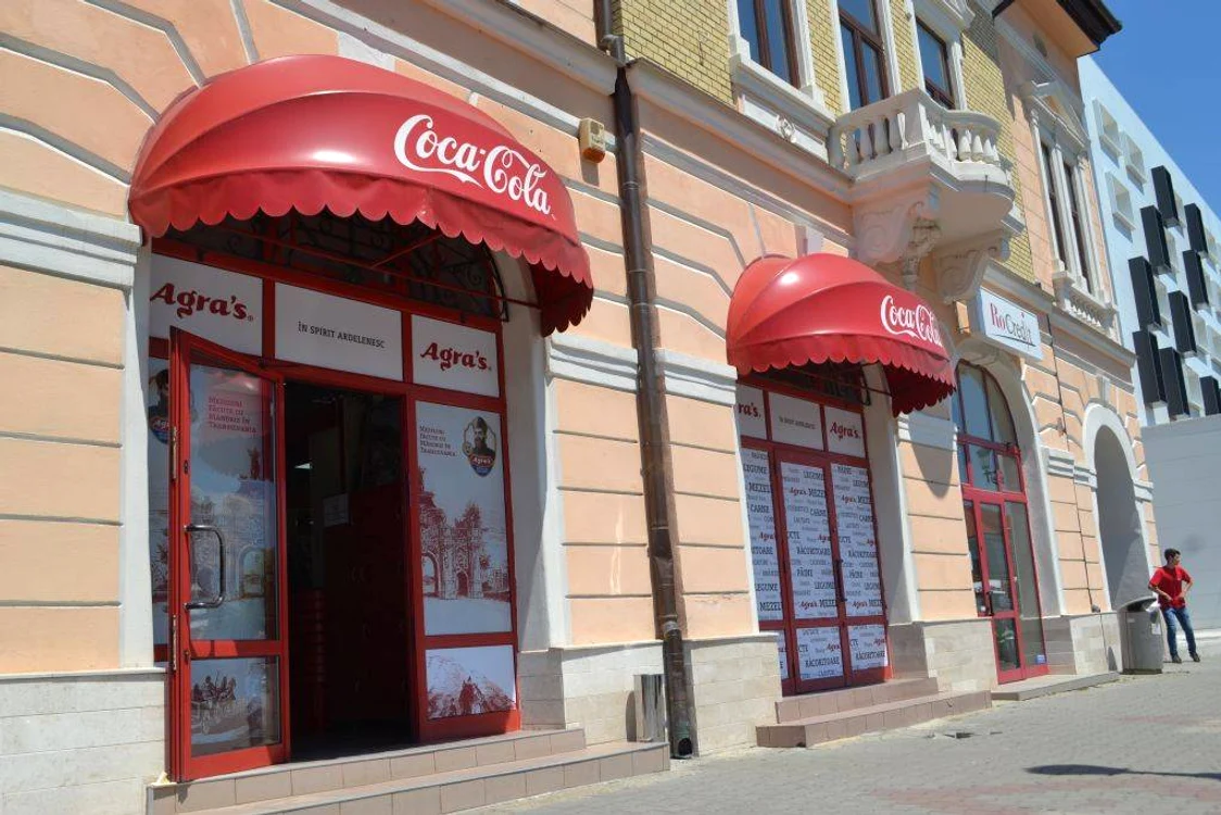 Unul dintre cele trei magazine unde ar fi avut loc furtul de energie electrică FOTO Adevărul
