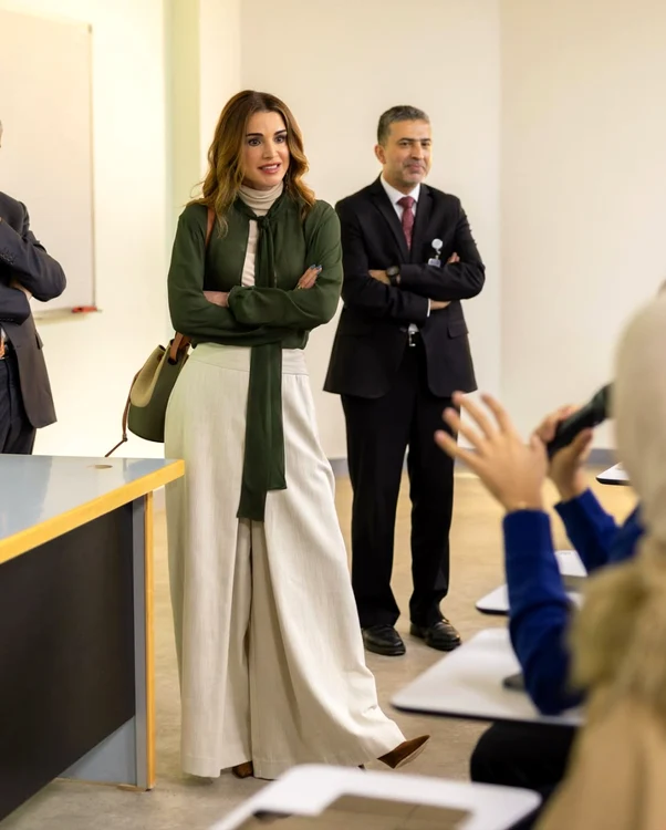 Regina Rania, vizită la Universitatea din Iordania, Foto Instagram (3) (1) jpg