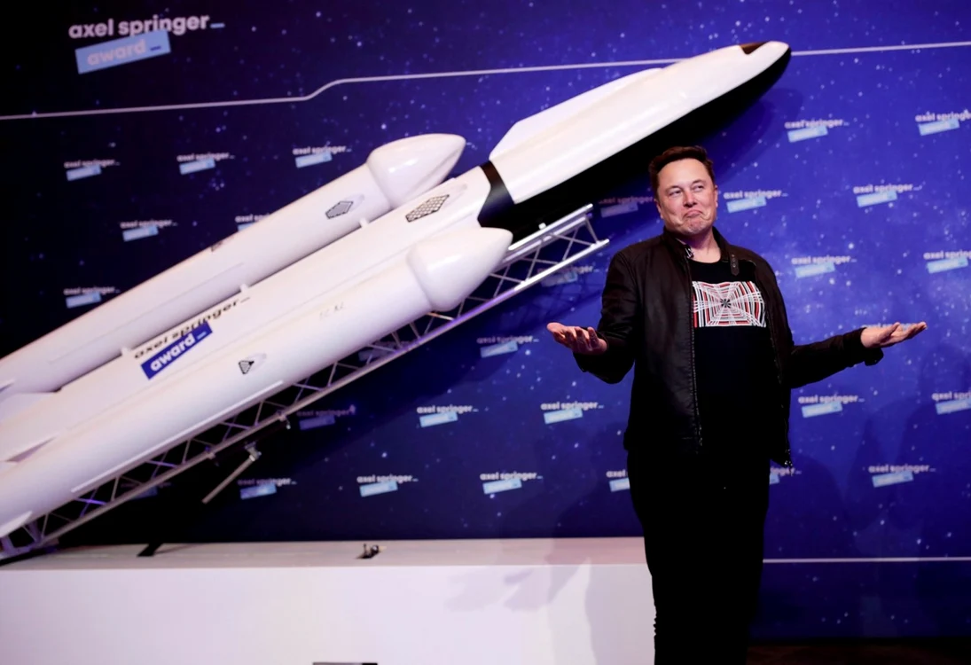 Elon Musk la primirea premiului Axel Springer FOTO Hannibal Hanschke-Pool/Getty Images