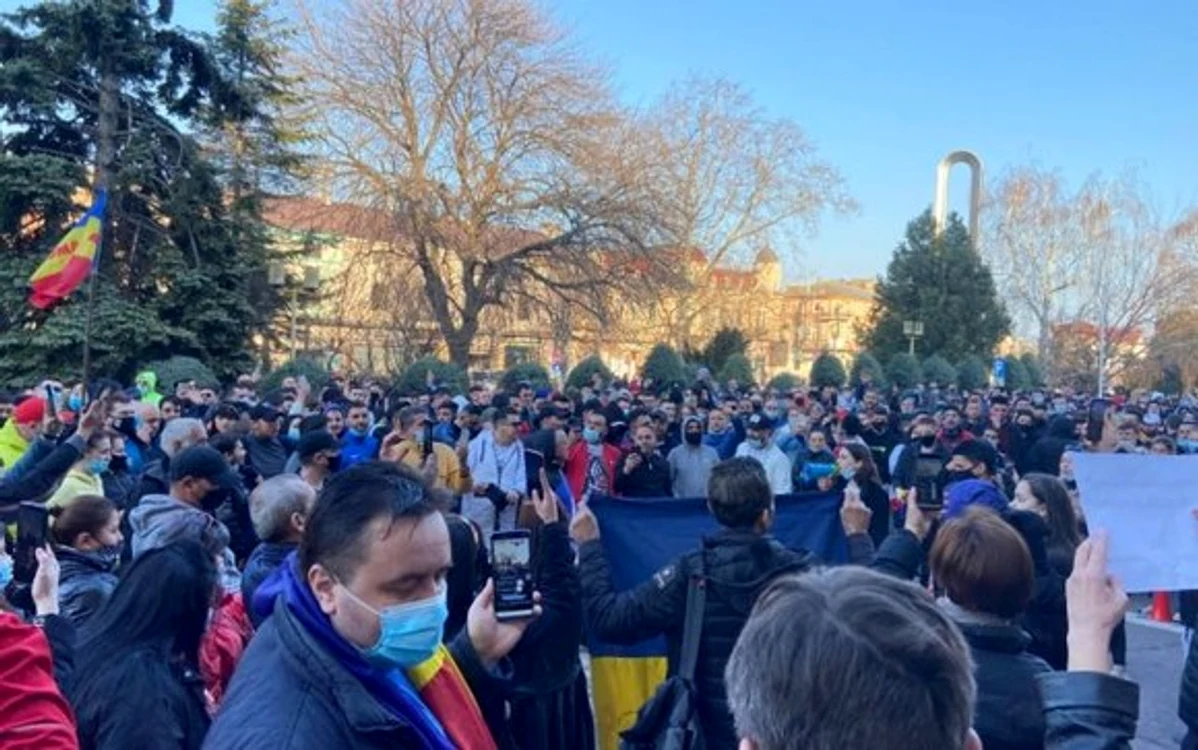 
    Mitingul de Capitală a durat până spre ora 4 dimineațaFoto: Inquam Photos  
