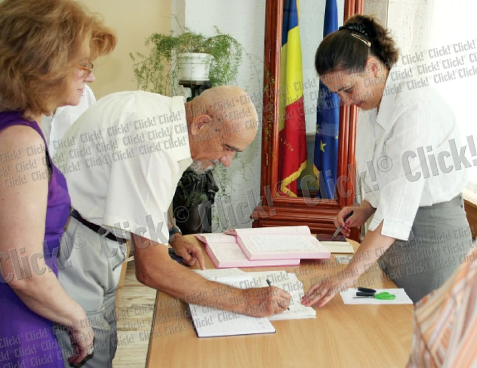 
    La trei săptămâni după  nunta lui Teo, Ion Uţă  a făcut cununia civilă  