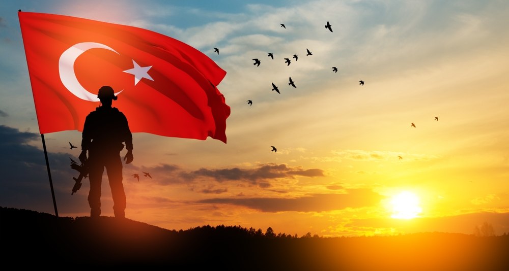 Turcia loveşte din nou luptătorii kurzi din Irak şi Siria