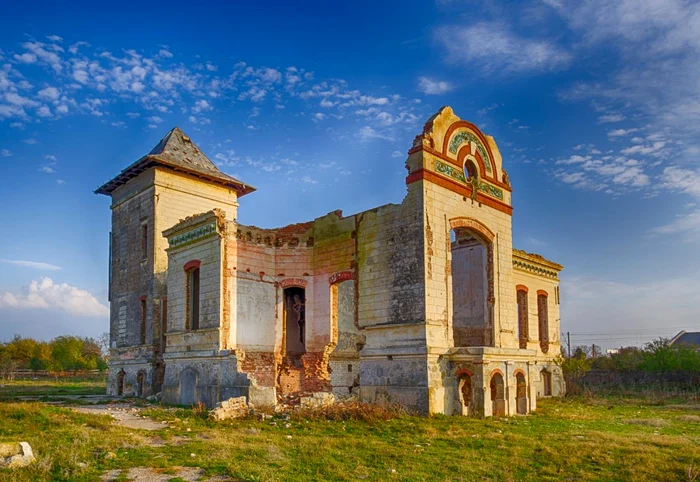 Ruinele conacului Orezeanu FOTO: Radu Aramă