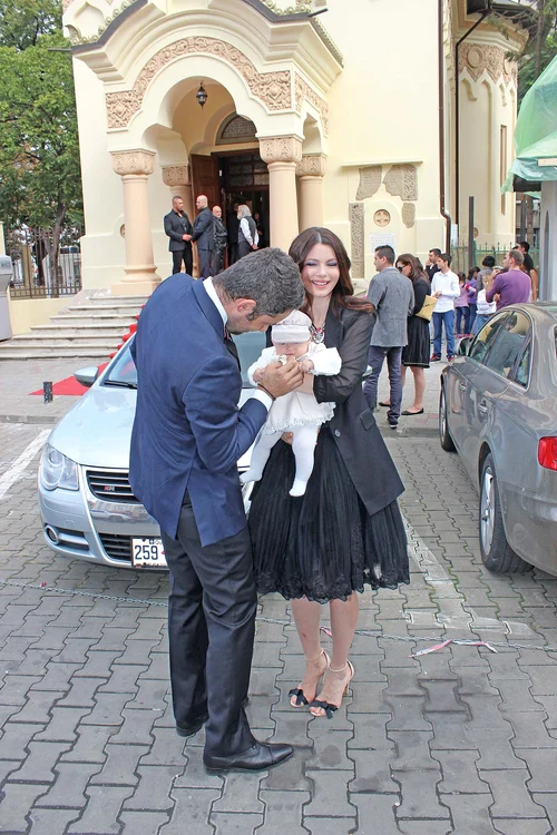 Anca Rusu a venit la nuntă cu soţul, Ştefan Lungu, şi cu fetiţa lor, Natalia