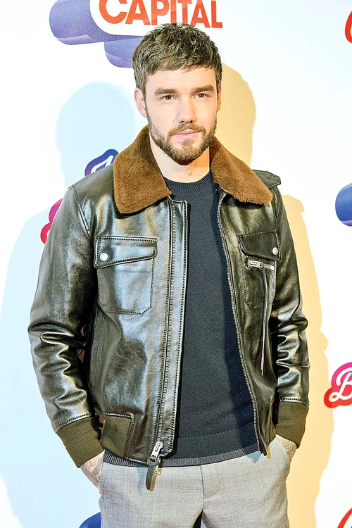 Liam este îndrăgostit lulea de manechin