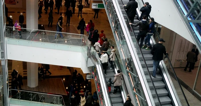 Mii de botosaneni au vizitat Uvertura Mall la deschidere FOTO Adevarul