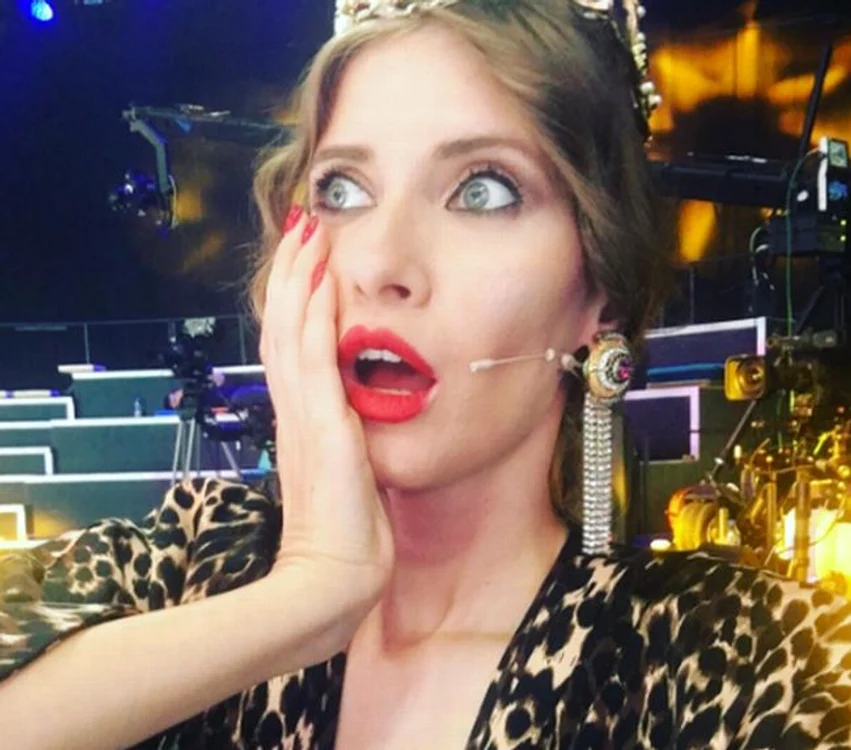 Iulia Albu este cea mai dură când vine vorba de criticare ținutelor vedetelorFoto: arhivă personală