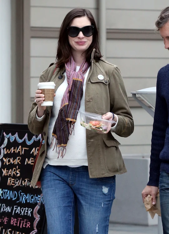 Exclusive    Pregnant Anne Hathaway & Adam Shulman Visit Friends At The Park ***NO WEB USE W/O PRIOR AGREEMENT   CALL FOR PRICING*** jpeg