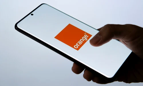 Telefon Orange FOTO Shutterstock 