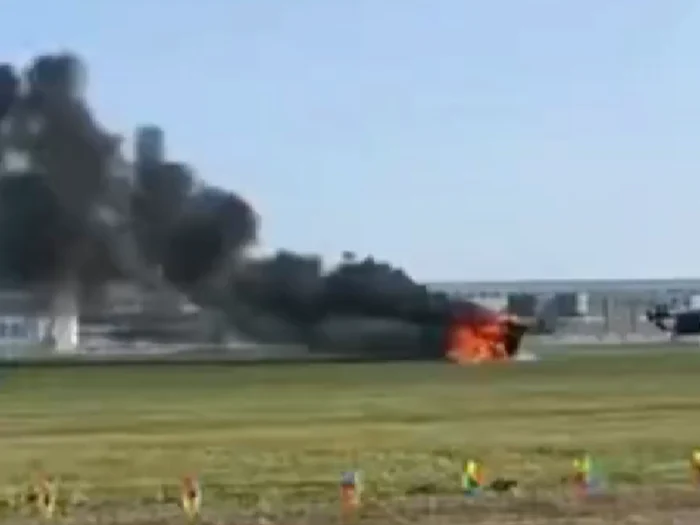 O mașină zburătoare a luat foc la aterizare/FOTO: Captură video