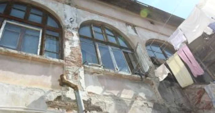 Craiova:Atenţie, vă spunem noi unde cade!