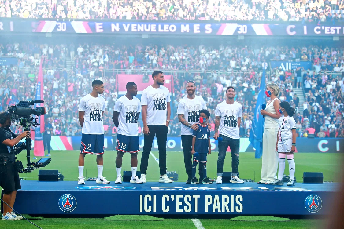 
    Lionel Messi a fost ovaționat de fani pe „Parc des Princes”Foto: EPA-EFE  